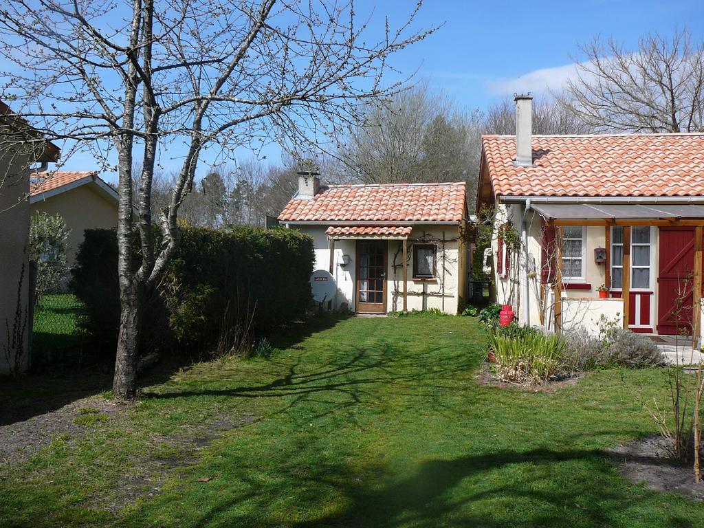 Guesthouse La Burle Parentis-en-Born Kamer foto